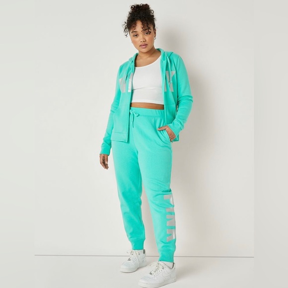 VS Pink 2-Piece SET Teal Ice Foil Relaxed Joggers & Teal Ice Foil Perfect Tee - Picture 15 of 15